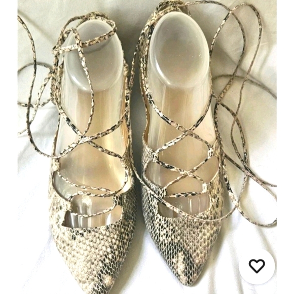 BANANA REPUBLIC 8.5 Flat Pointy Toe Faux Snakeskin Lace-Up Ankle-Tie Shoe EUC - Picture 2 of 7